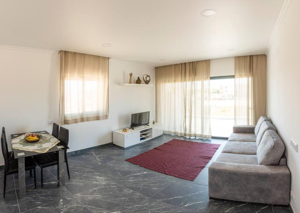 Sunset House Apartment Вила до Биспо Екстериор снимка