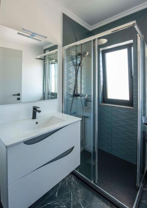 Sunset House Apartment Вила до Биспо Екстериор снимка