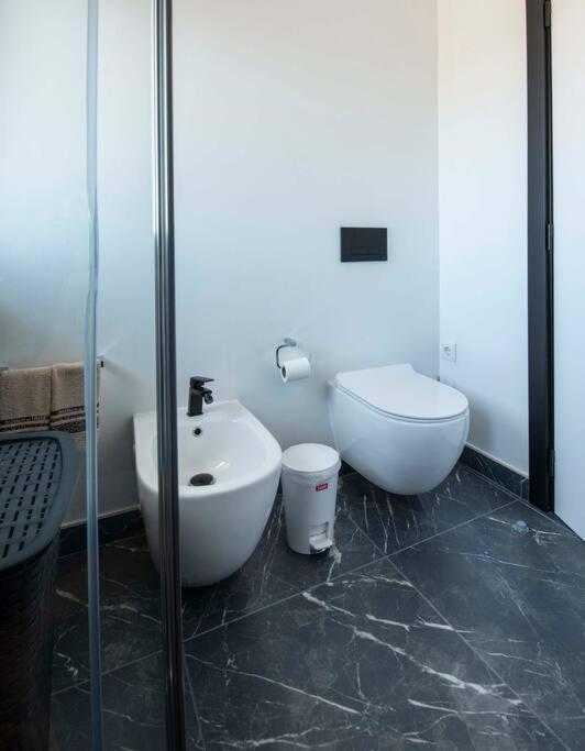 Sunset House Apartment Вила до Биспо Екстериор снимка